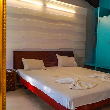 Piggy Calangute By Urban Nomads - Dorms & Pvt Rooms Гоа Экстерьер фото