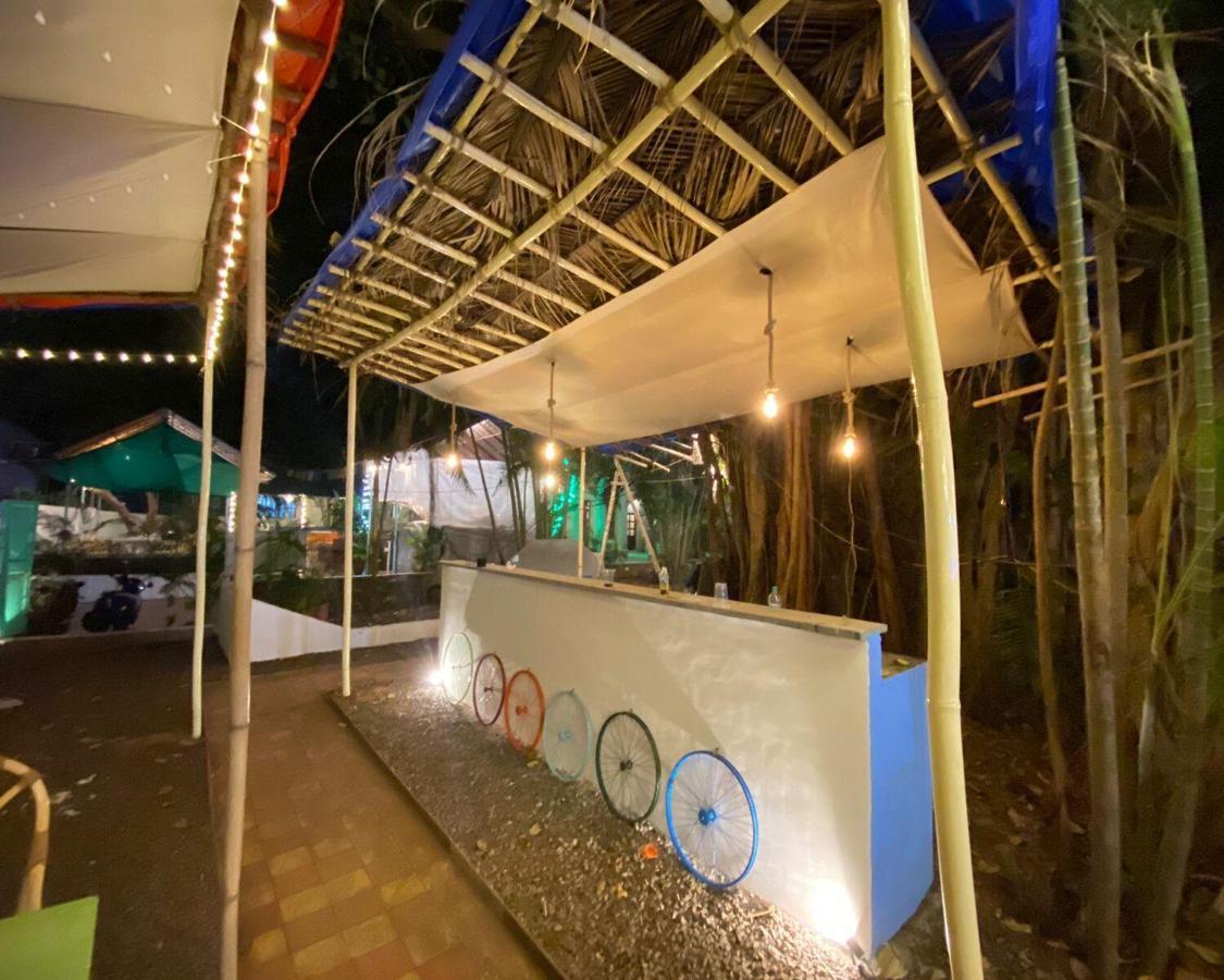 Piggy Calangute By Urban Nomads - Dorms & Pvt Rooms Гоа Экстерьер фото